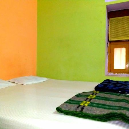 Yogi Lodge Varanasi Ngoại thất bức ảnh