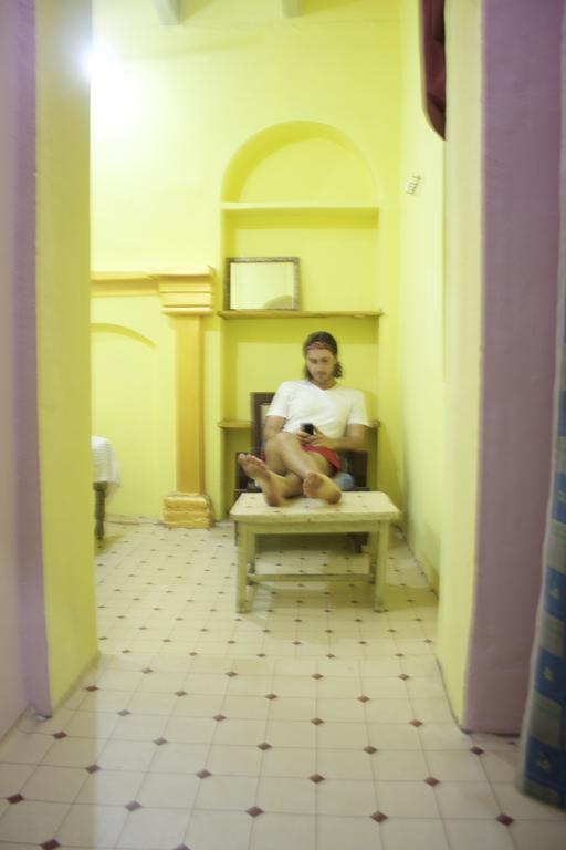 Yogi Lodge Varanasi Ngoại thất bức ảnh