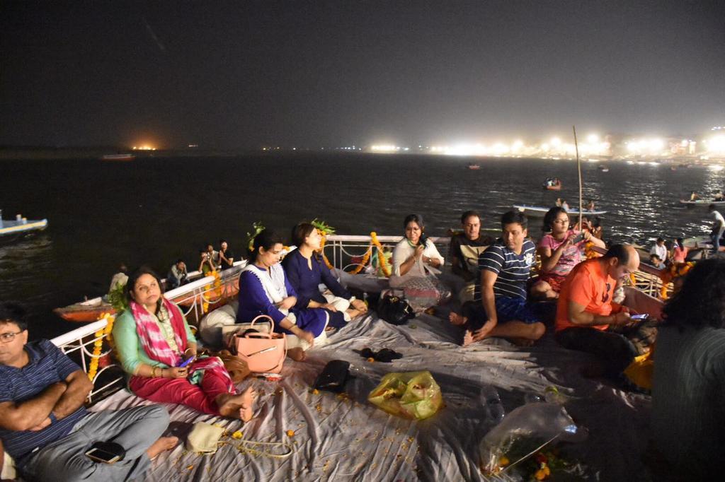 Yogi Lodge Varanasi Ngoại thất bức ảnh