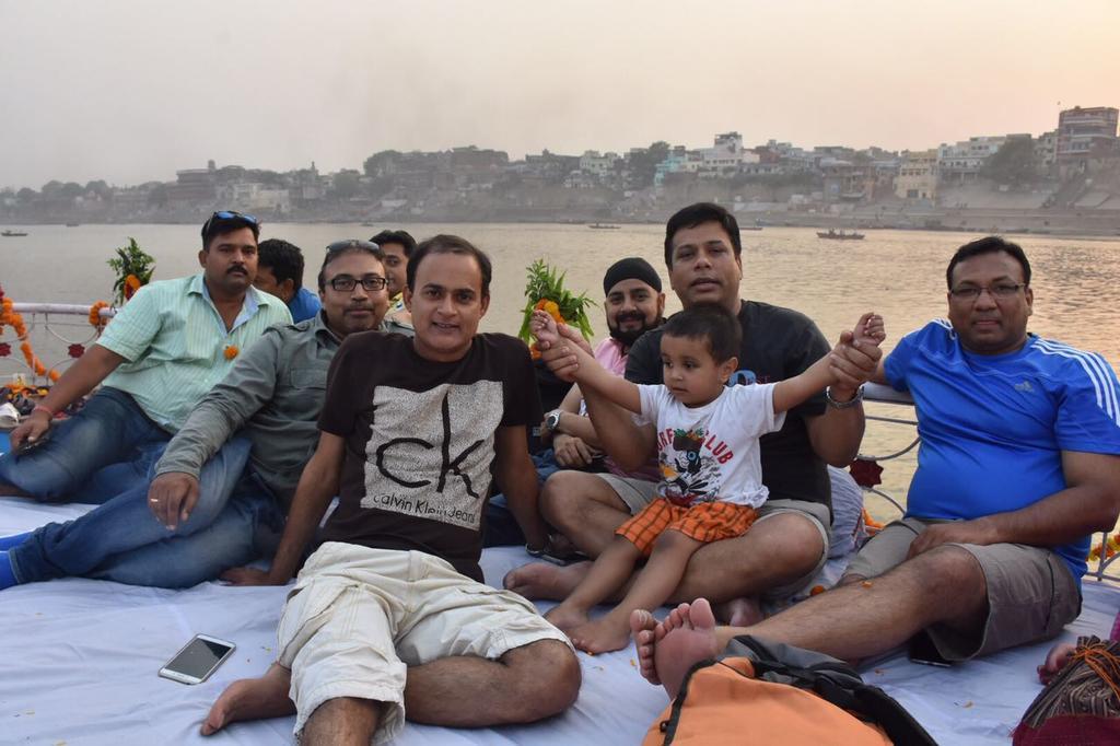 Yogi Lodge Varanasi Ngoại thất bức ảnh