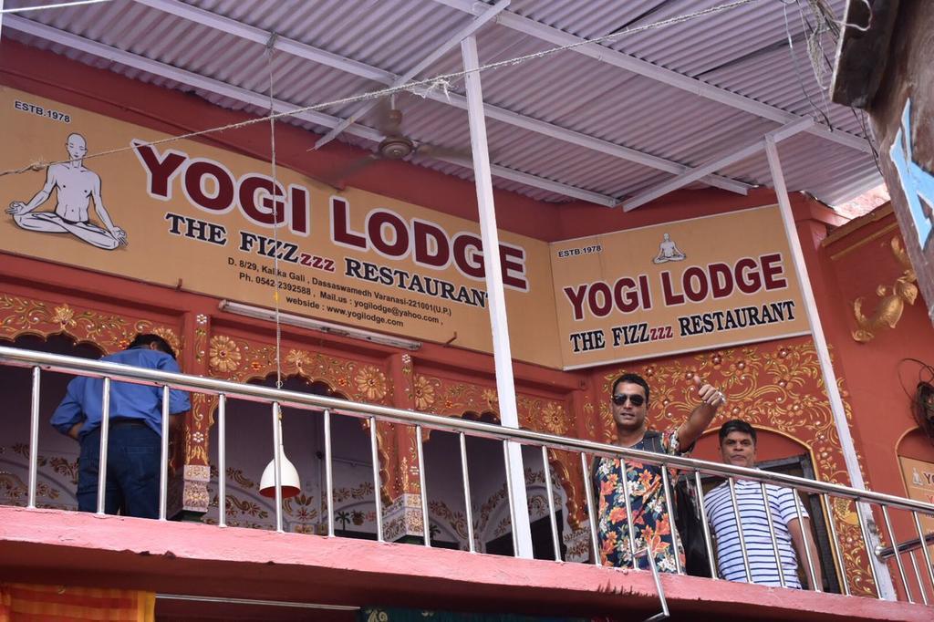 Yogi Lodge Varanasi Ngoại thất bức ảnh